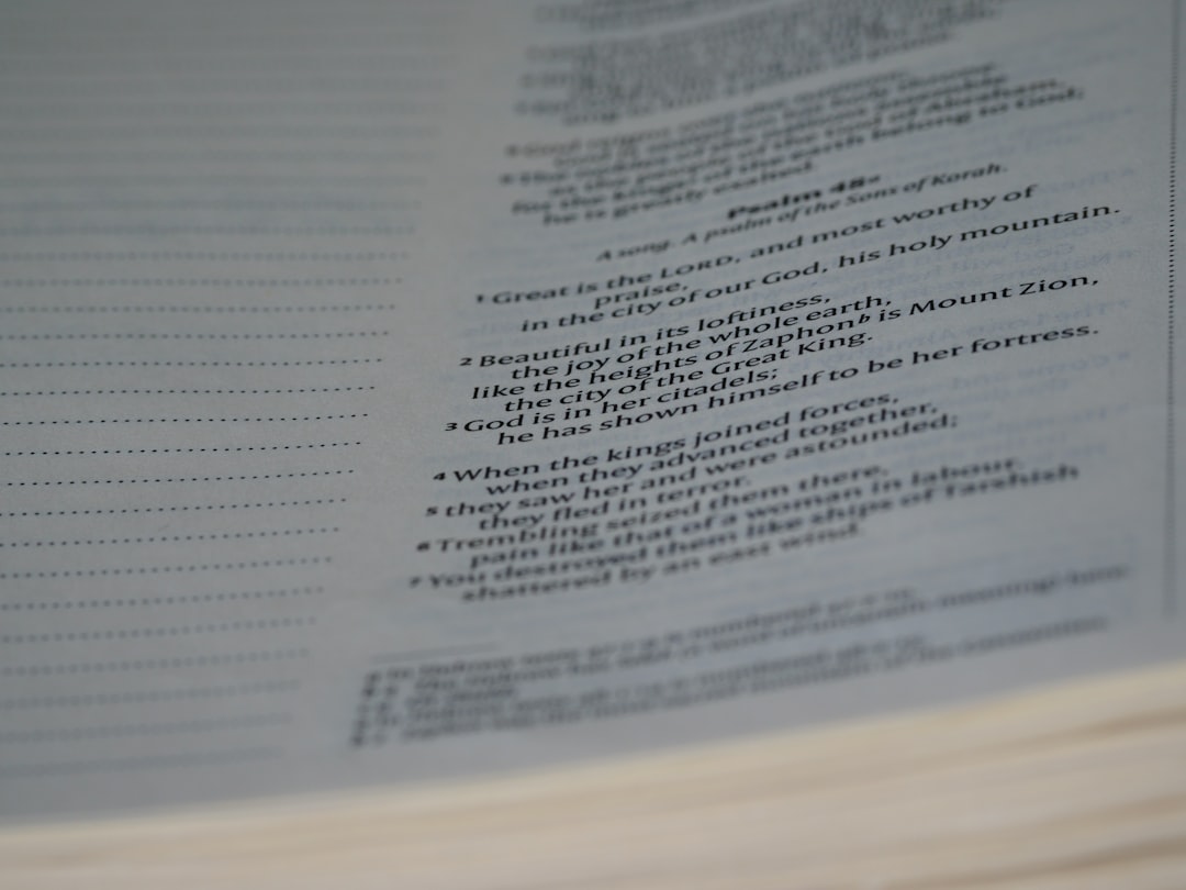 close up, bokeh, macro, blur, blurred background, close focus, bible, old testament, hebrew bible, christian, judaism, history, text, reading, bible study, devotions, text, NIV, New International Version, type, typography, canon, christianity, holy scripture, holy bible, scripture, old testament, hebrew bible, תְּהִלִּים, psalms, psalter, ketuvim, writings, tanakh, king david,